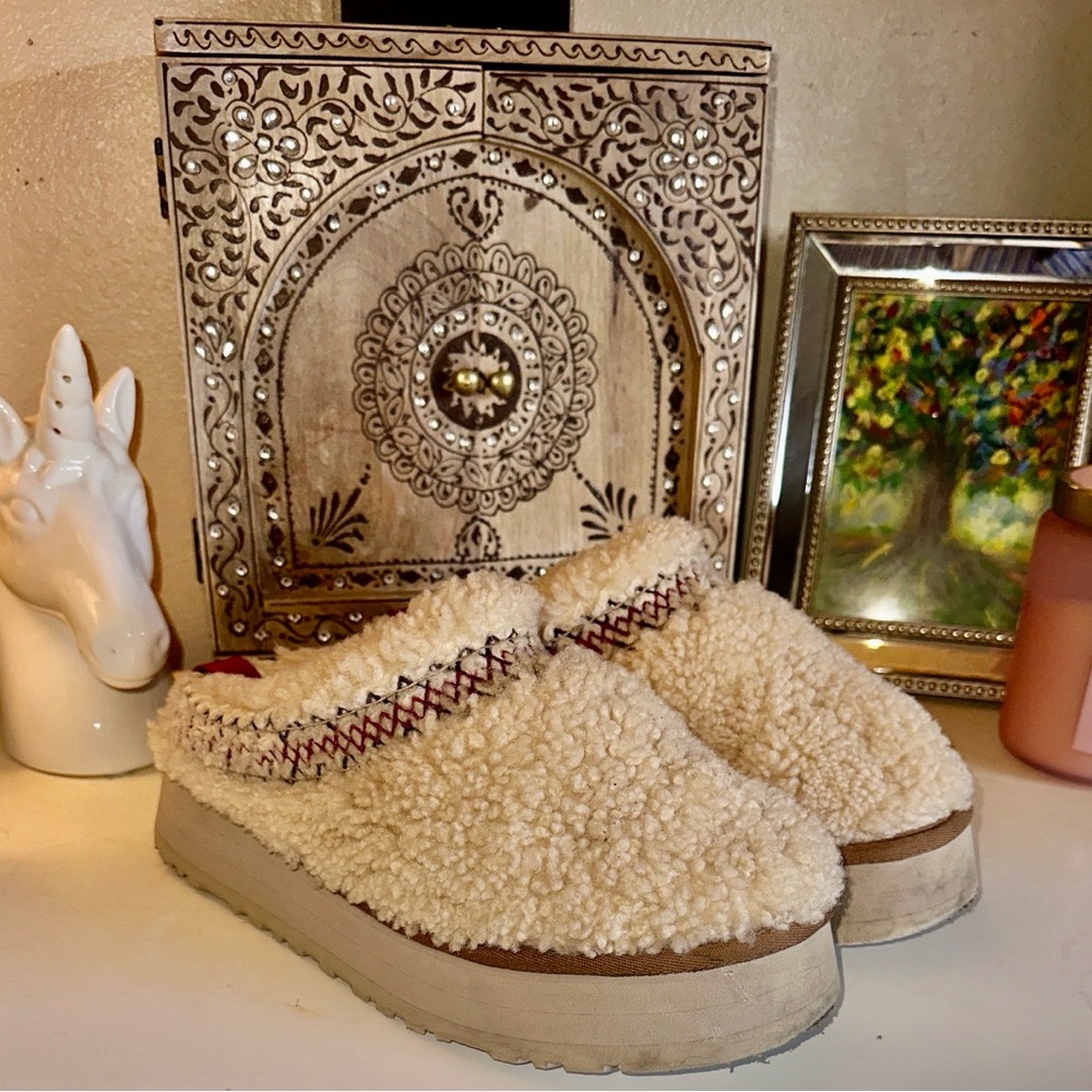 UGG Tazz Braid Natural SZ 9US women’s